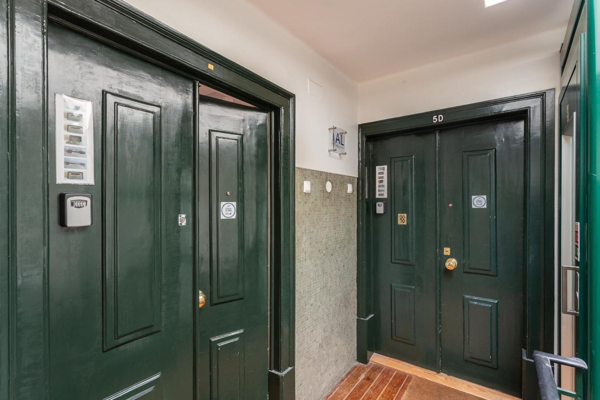 Santa Justa 24 Lisbon Downtown Apartment Ruang foto